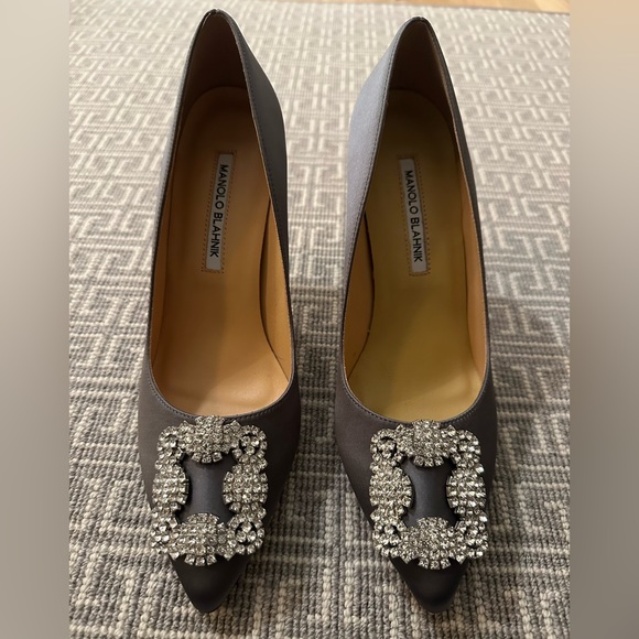 New Manolo Blahnik Hangisi Pump Satin Grey - Picture 8 of 8